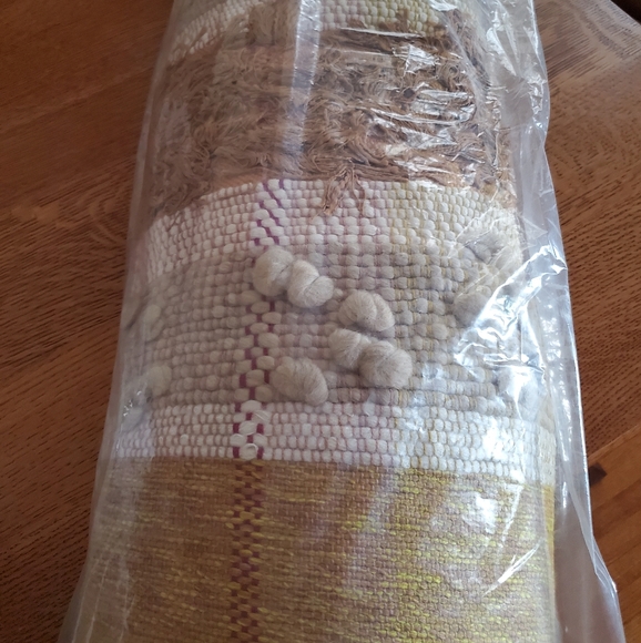 Anthropologie All Roads Bloomfield pillow- yellow - Picture 9 of 10